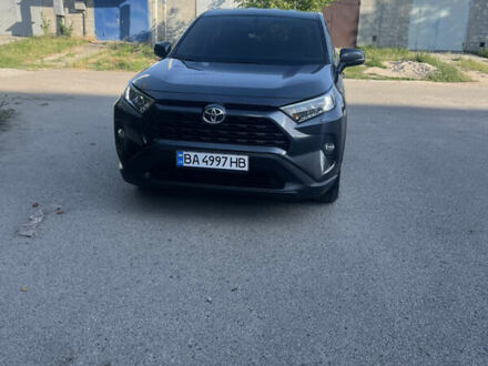 Тойота РАВ 4 2019 в Кропивницком (Кировограде) на Automoto.ua Серый Тойота РАВ 4, объемом двигателя 2 л и пробегом 58 тыс. км за 29400 $, фото 1 на Automoto.ua
