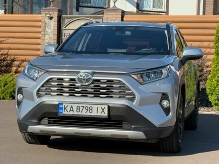 Тойота РАВ 4 2019 в Киеве на Automoto.ua Серый Тойота РАВ 4, объемом двигателя 2 л и пробегом 115 тыс. км за 23800 $, фото 1 на Automoto.ua