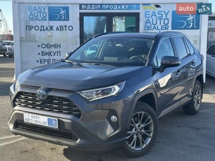 Тойота РАВ 4 2019 в Киеве на Automoto.ua Серый Тойота РАВ 4, объемом двигателя 2.49 л и пробегом 148 тыс. км за 28490 $, фото 1 на Automoto.ua