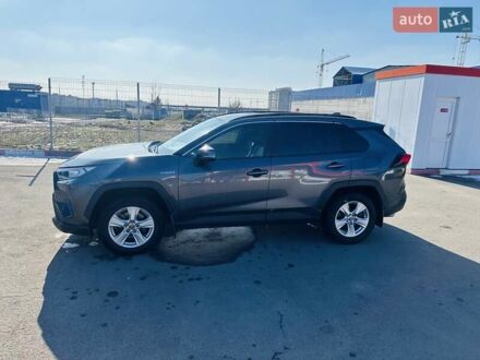 Тойота РАВ 4 2019 в Хмельнике на Automoto.ua Серый Тойота РАВ 4, объемом двигателя 2.49 л и пробегом 80 тыс. км за 31300 $, фото 1 на Automoto.ua