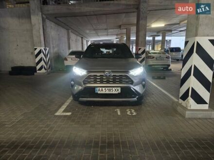 Серый Тойота РАВ 4, объемом двигателя 2.49 л и пробегом 81 тыс. км за 33000 $, фото 1 на Automoto.ua