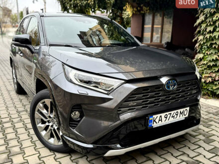 Тойота РАВ 4 2020 в Киеве на Automoto.ua Серый Тойота РАВ 4, объемом двигателя 2.49 л и пробегом 164 тыс. км за 32800 $, фото 1 на Automoto.ua