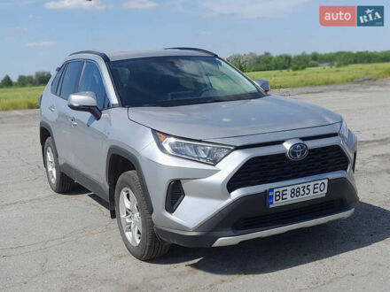 Тойота РАВ 4 2020 в Василькове на Automoto.ua Серый Тойота РАВ 4, объемом двигателя 2.5 л и пробегом 10 тыс. км за 33000 $, фото 1 на Automoto.ua