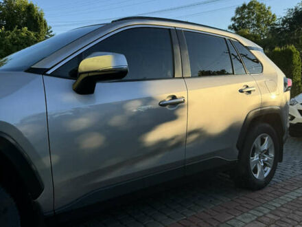 Сірий Тойота РАВ 4, об'ємом двигуна 2 л та пробігом 125 тис. км за 29000 $, фото 1 на Automoto.ua