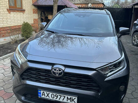 Тойота РАВ 4 2020 в Богодухове на Automoto.ua Серый Тойота РАВ 4, объемом двигателя 2.49 л и пробегом 38 тыс. км за 29500 $, фото 1 на Automoto.ua