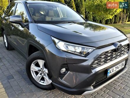 Тойота РАВ 4 2020 в Белой Церкве на Automoto.ua Серый Тойота РАВ 4, объемом двигателя 1.99 л и пробегом 55 тыс. км за 29800 $, фото 1 на Automoto.ua