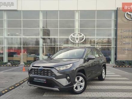 Сірий Тойота РАВ 4, об'ємом двигуна 2.49 л та пробігом 37 тис. км за 32485 $, фото 1 на Automoto.ua