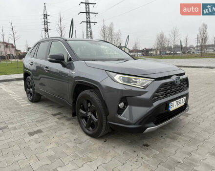 Серый Тойота РАВ 4, объемом двигателя 2.49 л и пробегом 195 тыс. км за 28850 $, фото 1 на Automoto.ua
