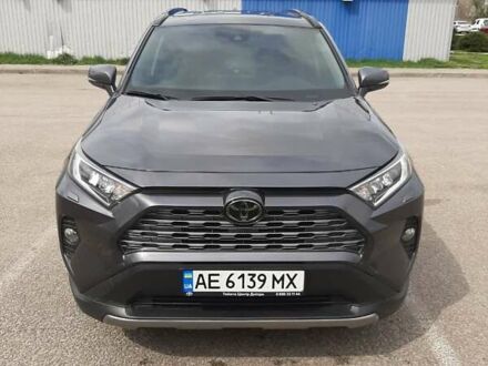 Тойота РАВ 4 2020 в Днепре (Днепропетровске) на Automoto.ua Серый Тойота РАВ 4, объемом двигателя 1.99 л и пробегом 64 тыс. км за 28800 $, фото 1 на Automoto.ua
