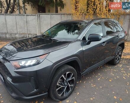 Тойота РАВ 4 2020 в Ровно на Automoto.ua Серый Тойота РАВ 4, объемом двигателя 2.5 л и пробегом 124 тыс. км за 15900 $, фото 1 на Automoto.ua