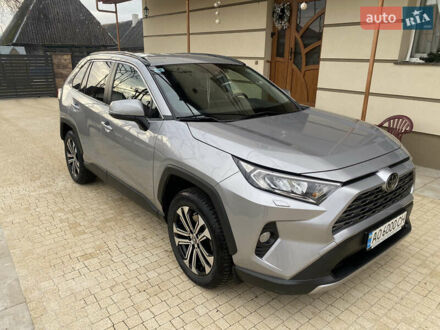 Тойота РАВ 4 2020 у Хусте на Automoto.ua Сірий Тойота РАВ 4, об'ємом двигуна 1.99 л та пробігом 88 тис. км за 29000 $, фото 1 на Automoto.ua