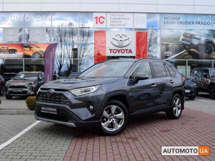 Серый Тойота РАВ 4, объемом двигателя 2 л и пробегом 170 тыс. км за 28500 $, фото 1 на Automoto.ua