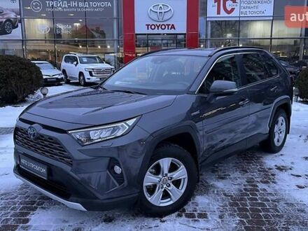 Серый Тойота РАВ 4, объемом двигателя 2.49 л и пробегом 67 тыс. км за 31700 $, фото 1 на Automoto.ua
