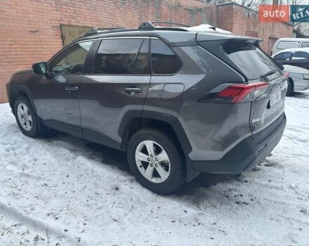 Серый Тойота РАВ 4, объемом двигателя 2.49 л и пробегом 95 тыс. км за 27500 $, фото 1 на Automoto.ua