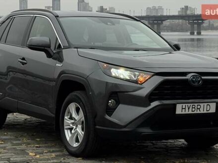 Сірий Тойота РАВ 4, об'ємом двигуна 2.49 л та пробігом 63 тис. км за 30999 $, фото 1 на Automoto.ua