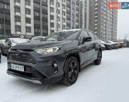 Сірий Тойота РАВ 4, об'ємом двигуна 2.49 л та пробігом 119 тис. км за 32950 $, фото 1 на Automoto.ua