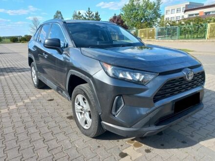 Тойота РАВ 4 2021 в Софіївська Борщагівка на Automoto.ua Серый Тойота РАВ 4, объемом двигателя 2.5 л и пробегом 61 тыс. км за 17500 $, фото 1 на Automoto.ua