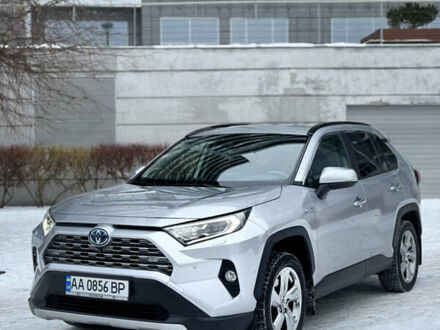 Сірий Тойота РАВ 4, об'ємом двигуна 2.49 л та пробігом 46 тис. км за 39500 $, фото 1 на Automoto.ua