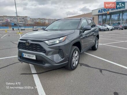 Серый Тойота РАВ 4, объемом двигателя 2.49 л и пробегом 28 тыс. км за 34400 $, фото 1 на Automoto.ua