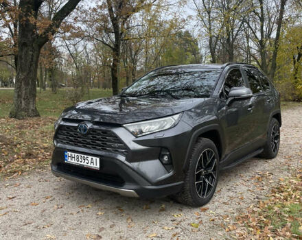 Сірий Тойота РАВ 4, об'ємом двигуна 2.49 л та пробігом 38 тис. км за 36799 $, фото 1 на Automoto.ua