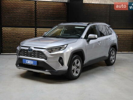Тойота РАВ 4 2023 в Луцке на Automoto.ua Серый Тойота РАВ 4, объемом двигателя 2.49 л и пробегом 46 тыс. км за 37500 $, фото 1 на Automoto.ua