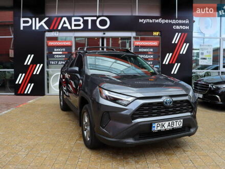Тойота РАВ 4 2023 у Львові на Automoto.ua Сірий Тойота РАВ 4, об'ємом двигуна 2.5 л та пробігом 46 тис. км за 31400 $, фото 1 на Automoto.ua