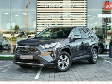 Тойота РАВ 4 2023 в Львове на Automoto.ua Серый Тойота РАВ 4, объемом двигателя 2.5 л и пробегом 13 тыс. км за 38192 $, фото 1 на Automoto.ua