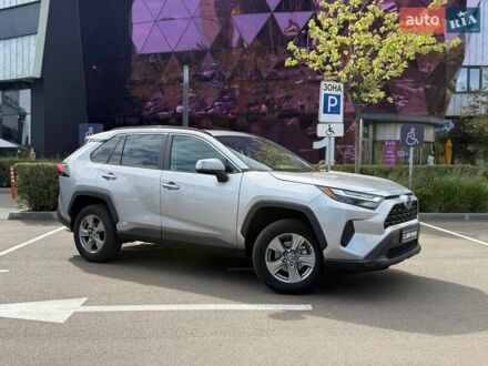 Сірий Тойота РАВ 4, об'ємом двигуна 2.49 л та пробігом 11 тис. км за 36990 $, фото 1 на Automoto.ua