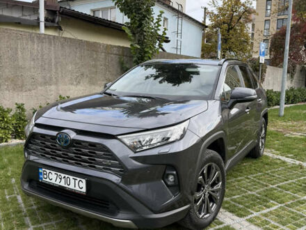 Тойота РАВ 4 2024 в Львове на Automoto.ua Серый Тойота РАВ 4, объемом двигателя 2.49 л и пробегом 34 тыс. км за 40000 $, фото 1 на Automoto.ua