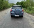 Синий Тойота РАВ 4, объемом двигателя 2.2 л и пробегом 250 тыс. км за 10500 $, фото 2 на Automoto.ua