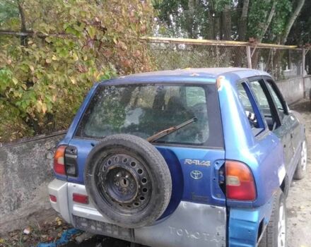 Синій Тойота РАВ 4, об'ємом двигуна 2 л та пробігом 480 тис. км за 1300 $, фото 1 на Automoto.ua