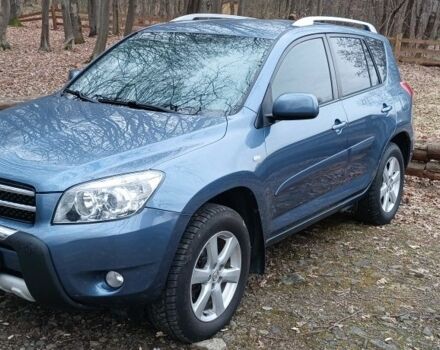 Синий Тойота РАВ 4, объемом двигателя 2.2 л и пробегом 290 тыс. км за 9600 $, фото 1 на Automoto.ua