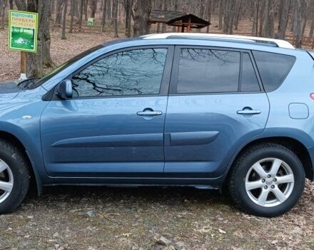 Синий Тойота РАВ 4, объемом двигателя 2.2 л и пробегом 290 тыс. км за 9600 $, фото 2 на Automoto.ua