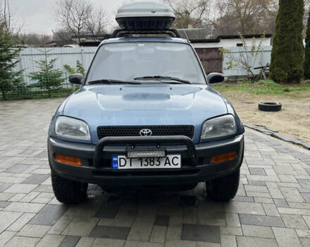 Синий Тойота РАВ 4, объемом двигателя 2 л и пробегом 288 тыс. км за 5350 $, фото 1 на Automoto.ua