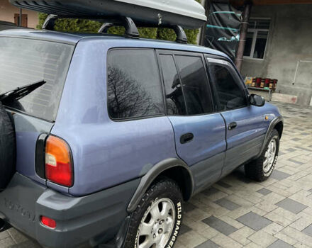 Синий Тойота РАВ 4, объемом двигателя 2 л и пробегом 288 тыс. км за 5350 $, фото 4 на Automoto.ua