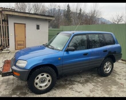 Синий Тойота РАВ 4, объемом двигателя 2 л и пробегом 420 тыс. км за 2600 $, фото 2 на Automoto.ua
