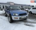 Синий Тойота РАВ 4, объемом двигателя 2 л и пробегом 320 тыс. км за 3350 $, фото 1 на Automoto.ua