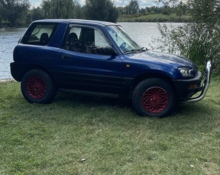 Синий Тойота РАВ 4, объемом двигателя 2 л и пробегом 328 тыс. км за 4200 $, фото 1 на Automoto.ua