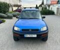 Синій Тойота РАВ 4, об'ємом двигуна 2 л та пробігом 159 тис. км за 5700 $, фото 1 на Automoto.ua