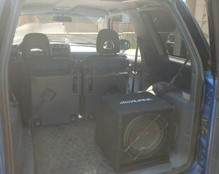 Синий Тойота РАВ 4, объемом двигателя 2 л и пробегом 337 тыс. км за 5800 $, фото 6 на Automoto.ua