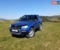 Синий Тойота РАВ 4, объемом двигателя 2 л и пробегом 337 тыс. км за 5300 $, фото 1 на Automoto.ua