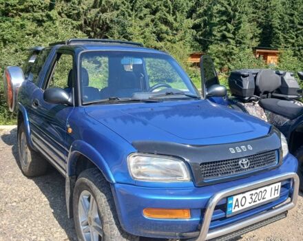 Синій Тойота РАВ 4, об'ємом двигуна 2 л та пробігом 300 тис. км за 5950 $, фото 1 на Automoto.ua