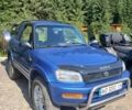 Синій Тойота РАВ 4, об'ємом двигуна 2 л та пробігом 300 тис. км за 5950 $, фото 1 на Automoto.ua