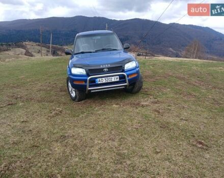 Синий Тойота РАВ 4, объемом двигателя 2 л и пробегом 337 тыс. км за 5300 $, фото 1 на Automoto.ua