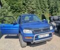 Синий Тойота РАВ 4, объемом двигателя 2 л и пробегом 337 тыс. км за 5800 $, фото 1 на Automoto.ua