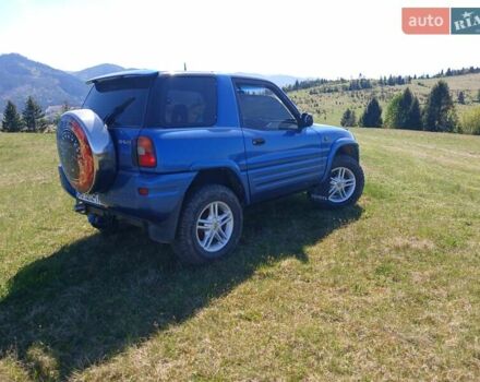 Синий Тойота РАВ 4, объемом двигателя 2 л и пробегом 337 тыс. км за 5300 $, фото 2 на Automoto.ua