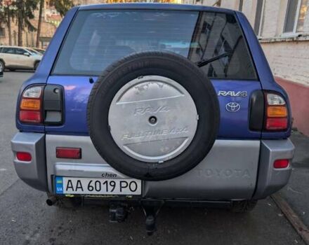 Синий Тойота РАВ 4, объемом двигателя 2 л и пробегом 286 тыс. км за 4500 $, фото 4 на Automoto.ua
