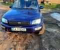 Синій Тойота РАВ 4, об'ємом двигуна 2 л та пробігом 270 тис. км за 3500 $, фото 1 на Automoto.ua