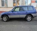 Синий Тойота РАВ 4, объемом двигателя 2 л и пробегом 286 тыс. км за 4500 $, фото 1 на Automoto.ua