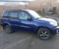 Синий Тойота РАВ 4, объемом двигателя 2 л и пробегом 330 тыс. км за 6500 $, фото 1 на Automoto.ua